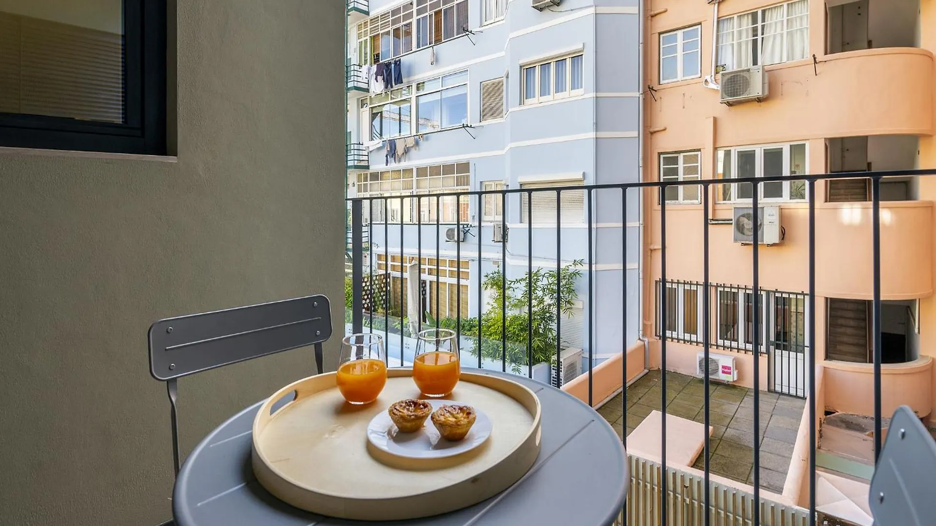 Lejlighed Whome Urban Elegance: A Modern Haven In Lisbon'S Heart Portugal