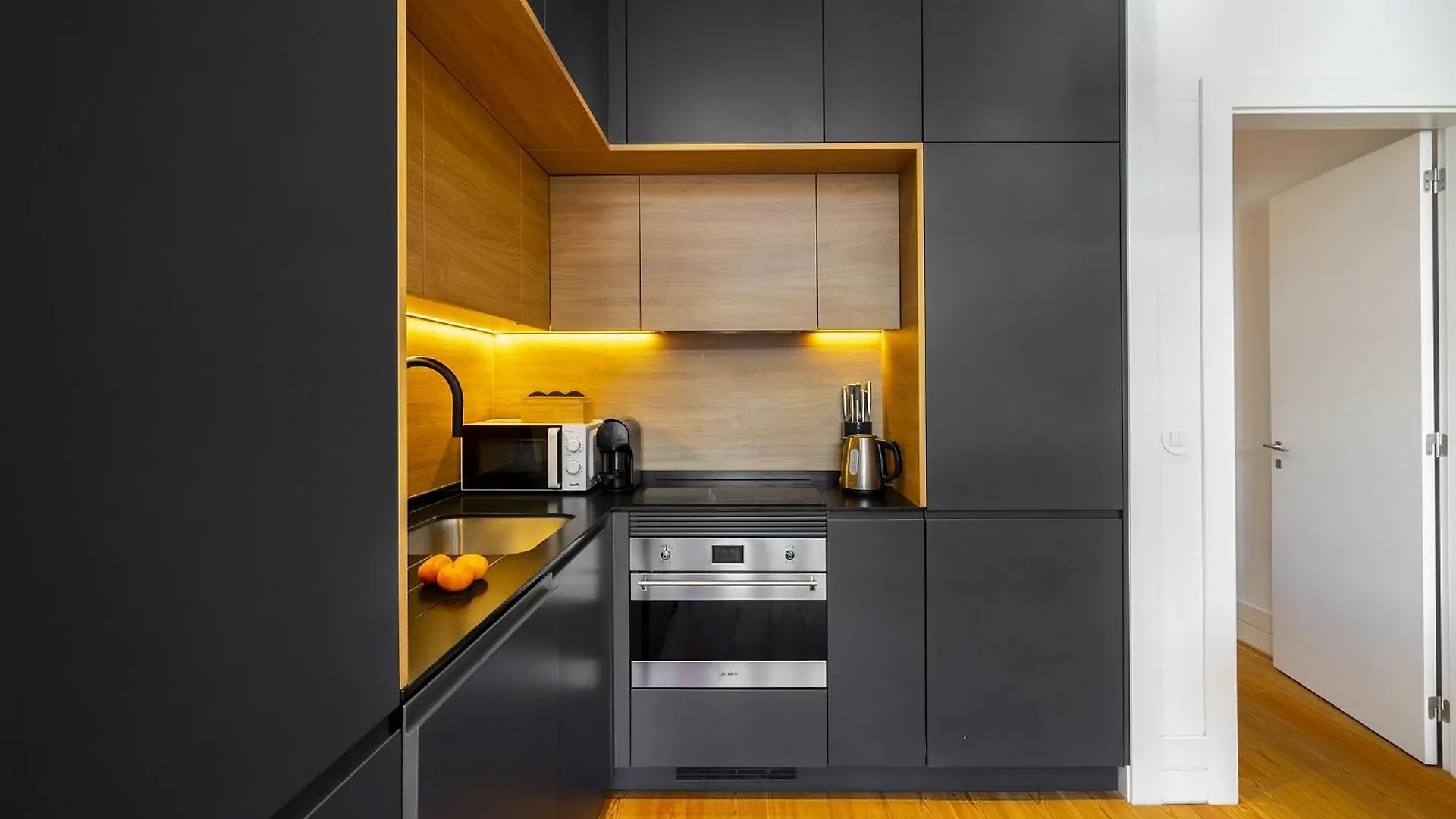 Whome Urban Elegance: A Modern Haven In Lisbon'S Heart Portugal